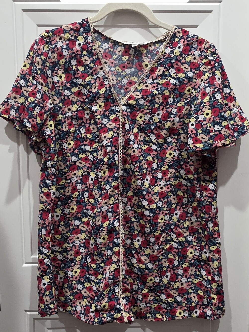 Floral Short-Sleeve V-Neck Blouse in Multicolor